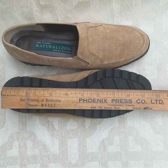Naturalizer Beige Suede Loafers Size 6AA - Picture 9 of 10